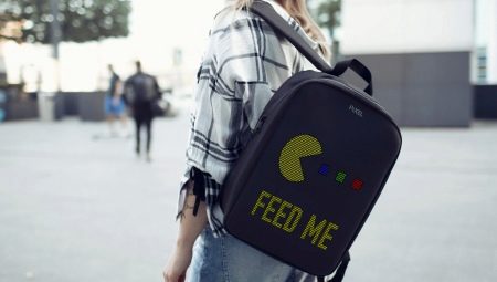 Overview of backpacks with a screen