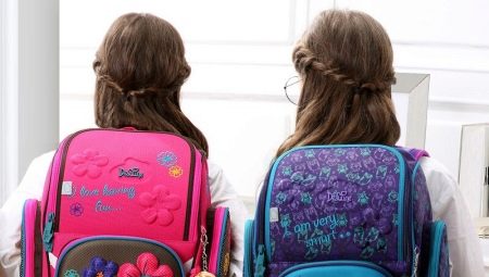 Choosing a school backpack for a girl in grade 3