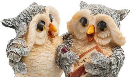 What do the owl statuettes symbolize and where to put them?