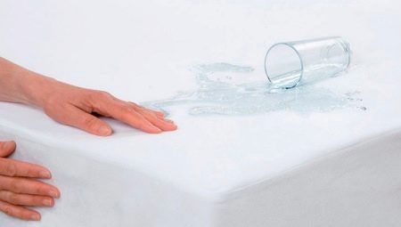 What is a waterproof mattress topper and how to choose it?