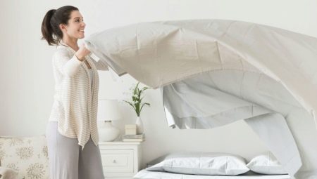 How often should bed linen be changed?