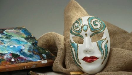 How to make a papier-mâché mask?