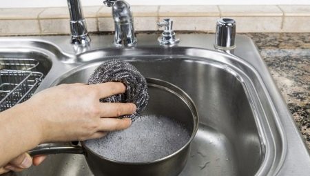 Metal sponge for washing dishes: pros and cons, application