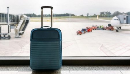 Features of suitcases for carry-on luggage