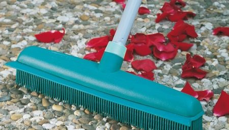 Floor brushes