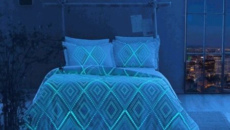 Glowing bed linen