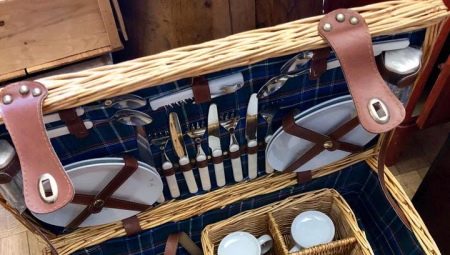 Choosing a set in a picnic suitcase