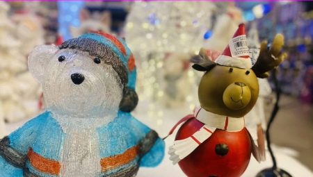 Choosing New Year's figurines
