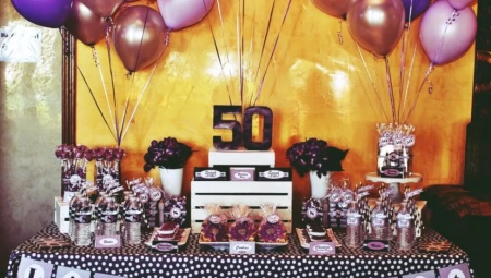 How to celebrate an anniversary for a woman?
