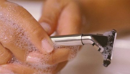 Does a girl need to shave the intimate area and how to do it?