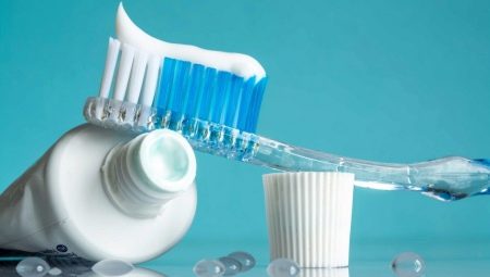 Whitening toothpastes