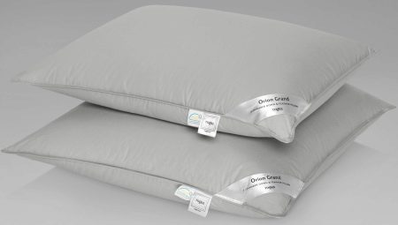 Togas pillows