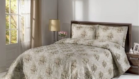 All about jacquard bedspreads