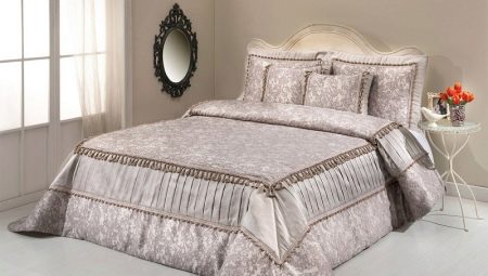 Choosing a bedspread for a double bed