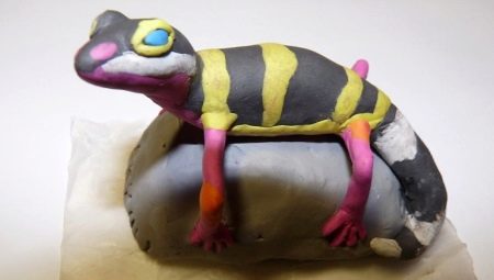 How to mold a lizard from plasticine?