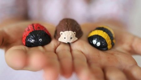 Walnut shell crafts