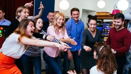 Contests and corporate games