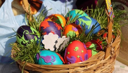 When are eggs consecrated on Easter and where to put the shells?
