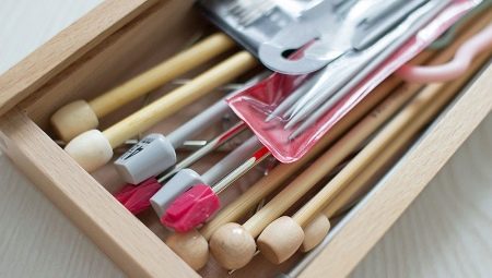 Overview of knitting tools and accessories
