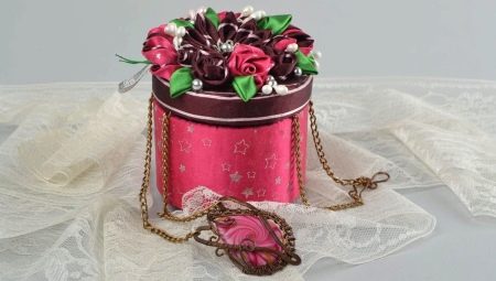 Original ideas for crafts from satin ribbons