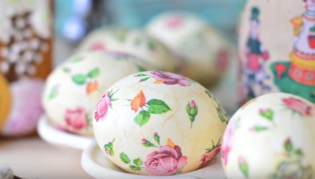 Options for decoupage eggs with napkins