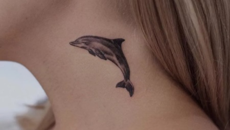 What does Dolphin tattoo mean?