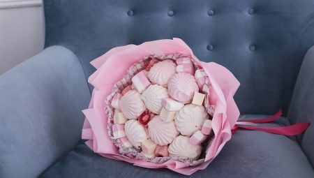 Making bouquets from marshmallows