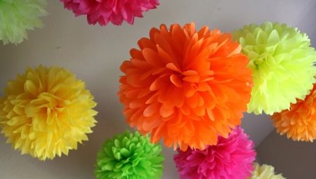 We make flowers from napkins with our own hands