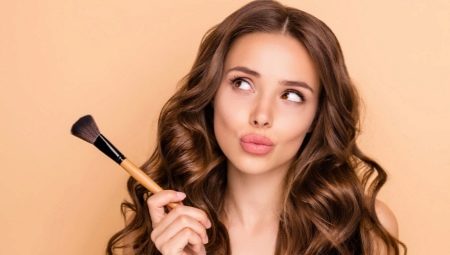 Doing cute makeup