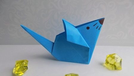 Making origami in the form of a mouse