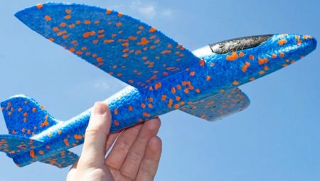 用泡沫做飛機