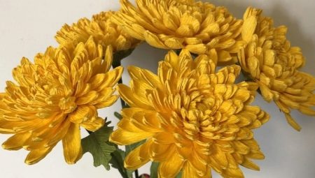 Corrugated paper chrysanthemums