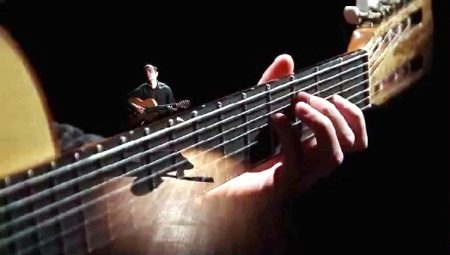 How to play the seven-string guitar?