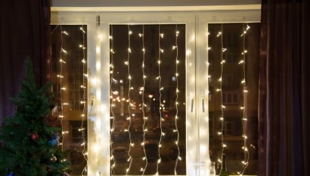 How beautiful to hang a garland on the window?