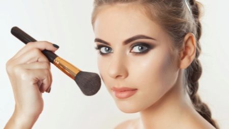 How to apply blush correctly?