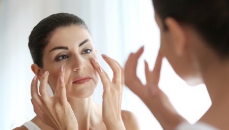 Comment cacher les poches sous les yeux avec du maquillage ?