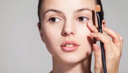How to hide bruises under the eyes with makeup?