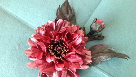 Comment faire des fleurs en cuir de vos propres mains?