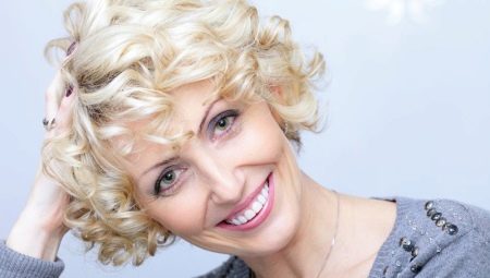 What make-up looks like after 45 and how to apply it?