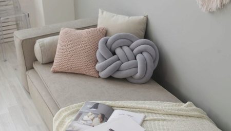 What kind of pillows are there?