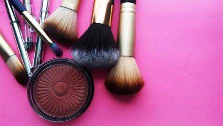 Pinceaux de maquillage en poils naturels