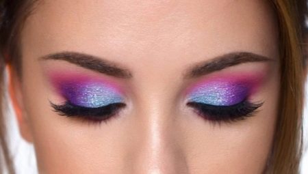 Makeup with bright shadows
