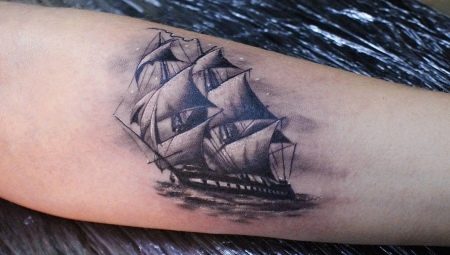 Overview of tattoo with ships