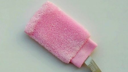 Description and use of exfoliating sponges