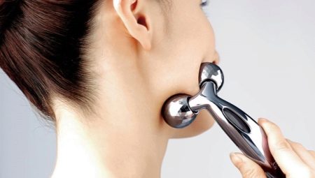 Description of ReFa massagers