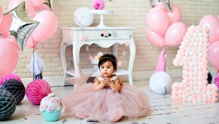 Organization of a photo zone for a year old girl