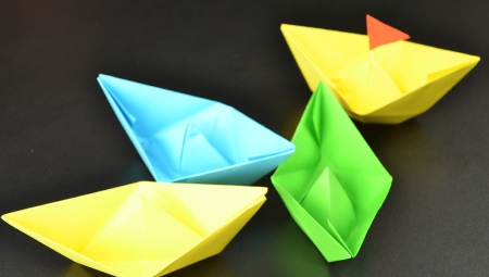 Origami in the form of a boat