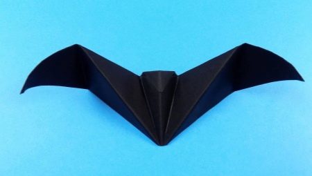 Origami in the form of a bat