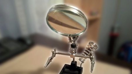 Features and selection of tripod magnifiers