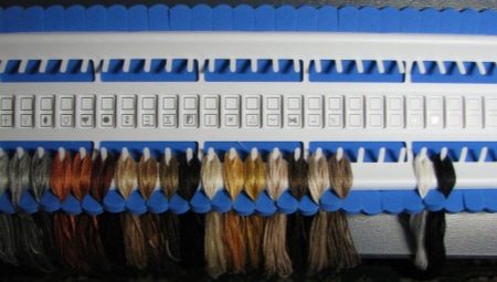 Features of organizers for floss